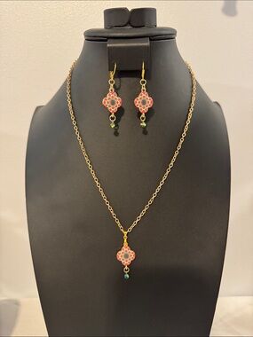 Gold-Tone Pink Floral Pendant Necklace and Earring Set